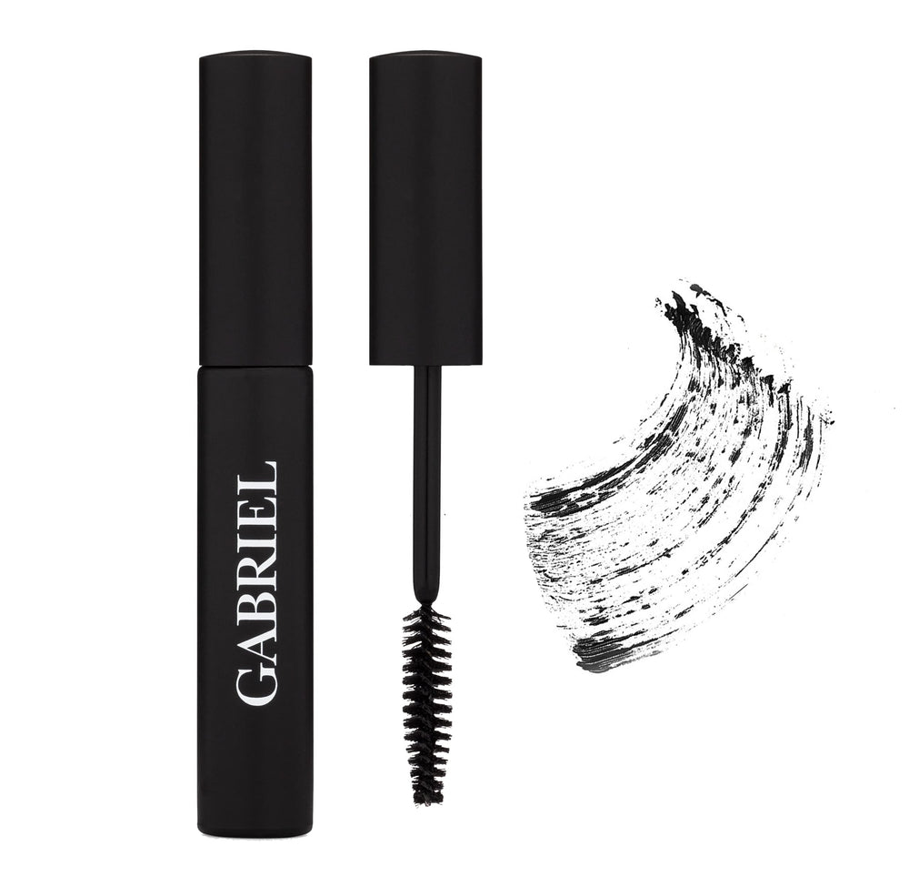 Gabriel Cosmetics Mascara Negro: volumen intenso para pestañas definidas.