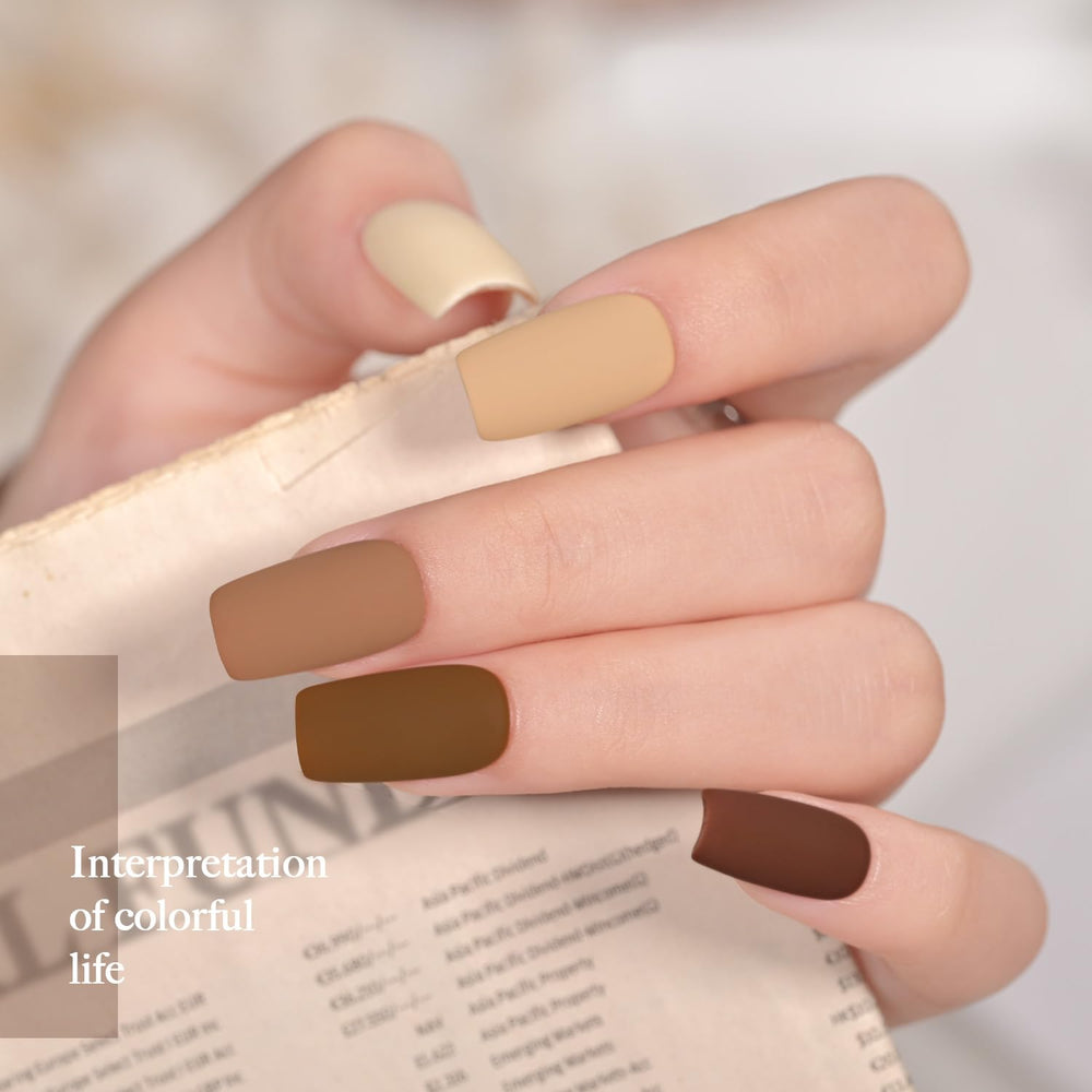 GAOY acabado brillante resalta la elegancia de las uñas con gel.