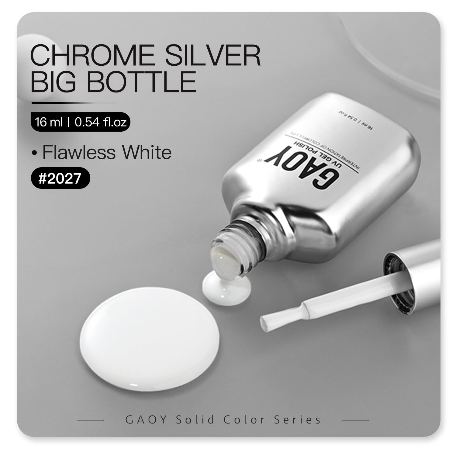 Manos con GAOY, demostración de manicura casera usando gel blanco.