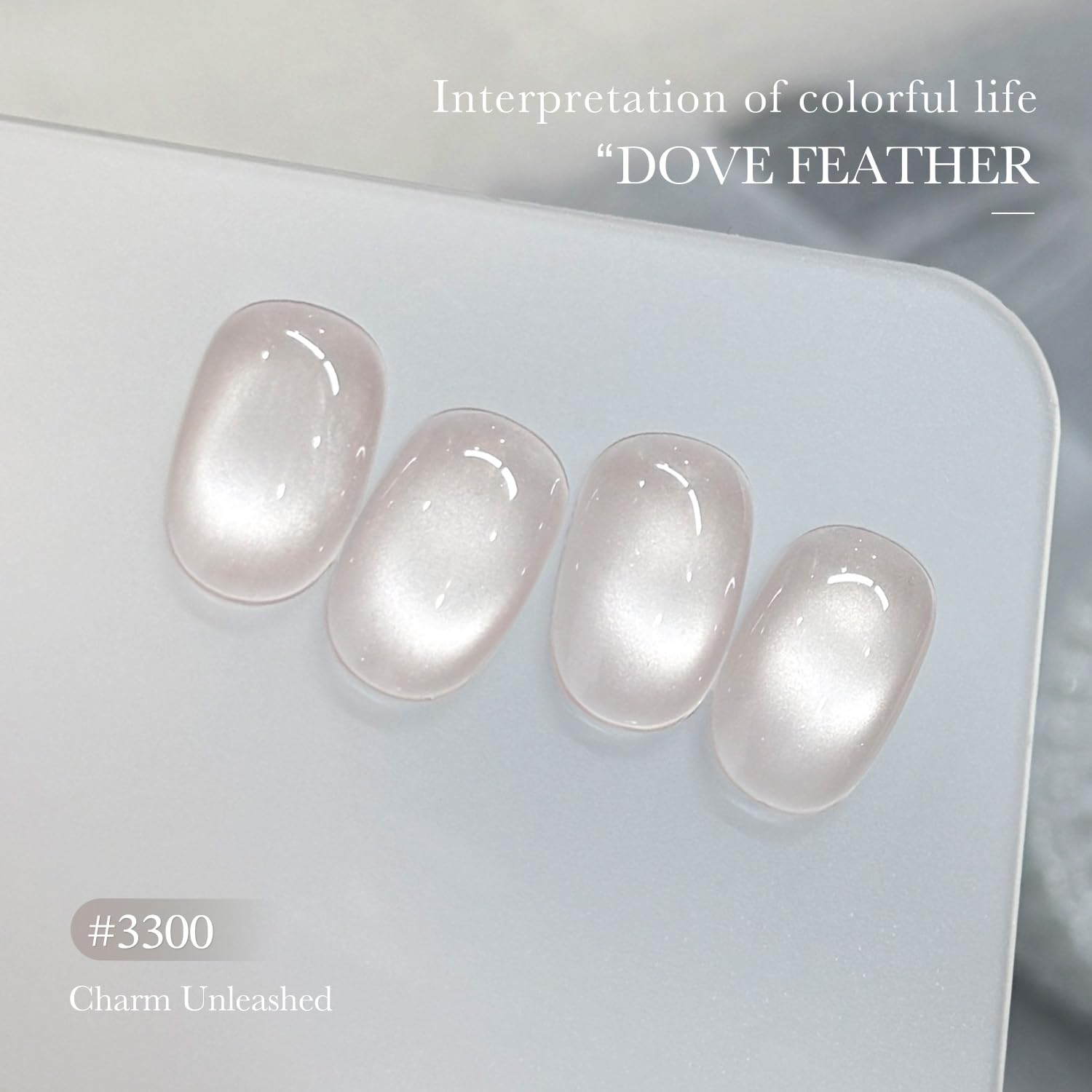 Gaoy Esmalte Gel gris translúcido con destellos holográficos duraderos.