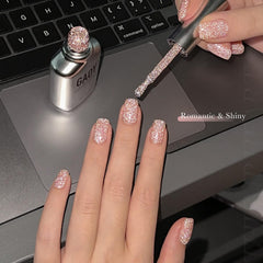 GAOY esmalte gel rosa traslúcido con efecto diamante para uñas elegantes.