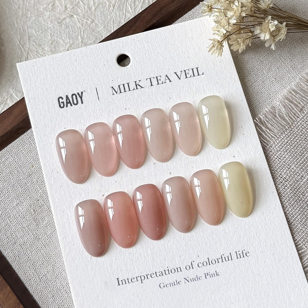 GAOY set de esmalte gel translúcido en proceso de aplicación sobre uñas