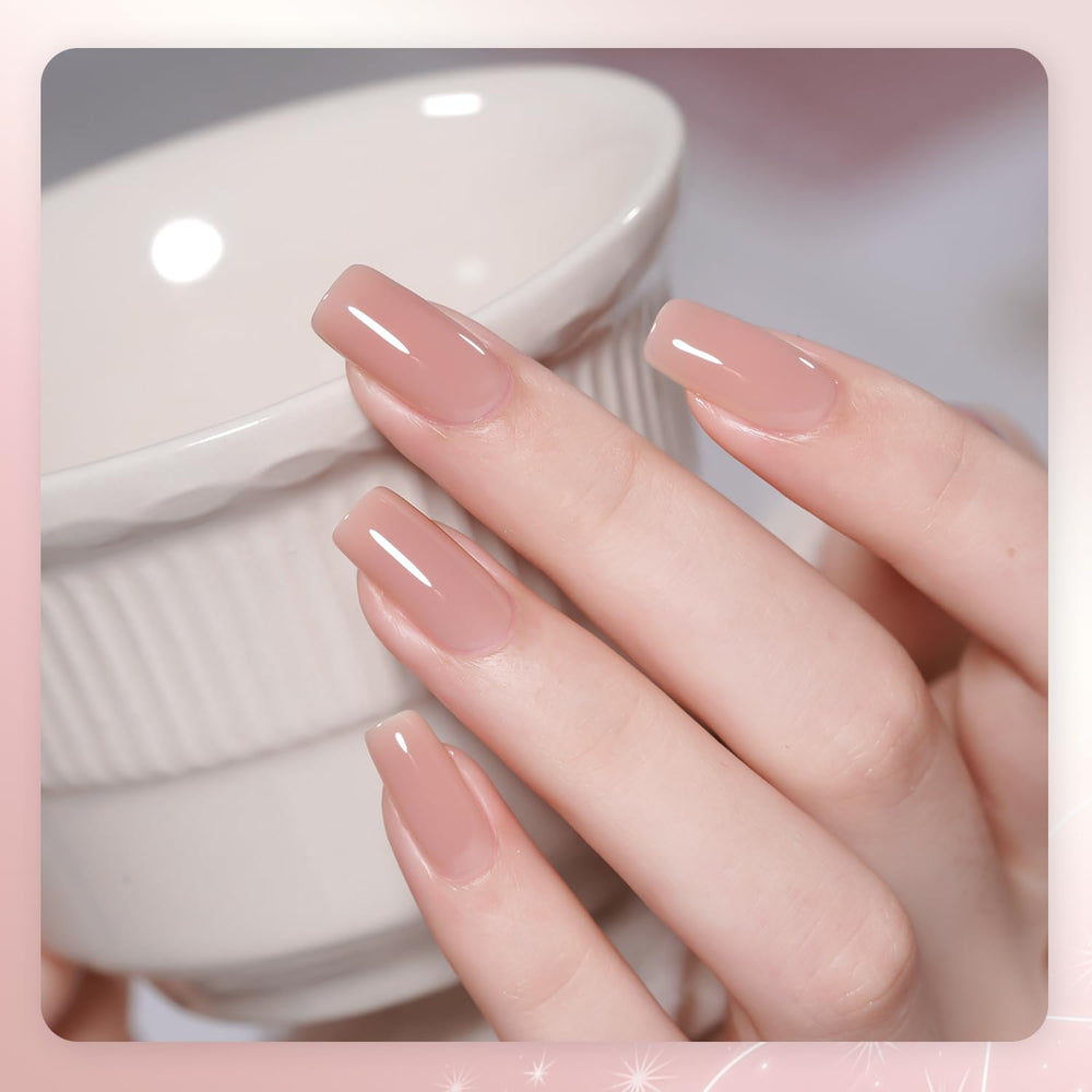 GAOY Jelly UV Gel: aplicación en una uña con capa sutil para aspecto natural.