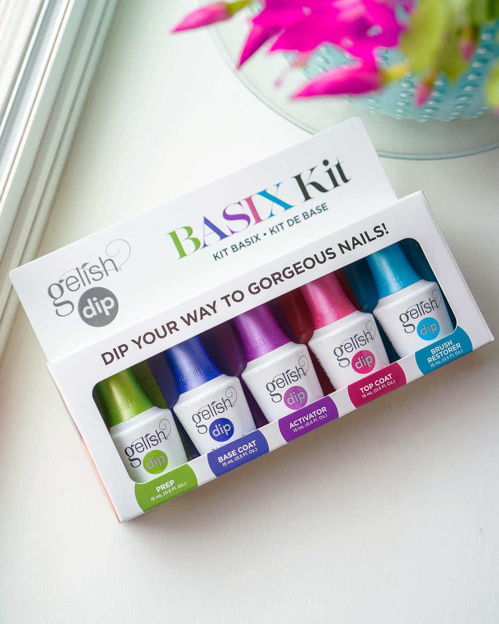 Gelish Dip Basix Kit: Capa base visible para adherencia fuerte y protección.