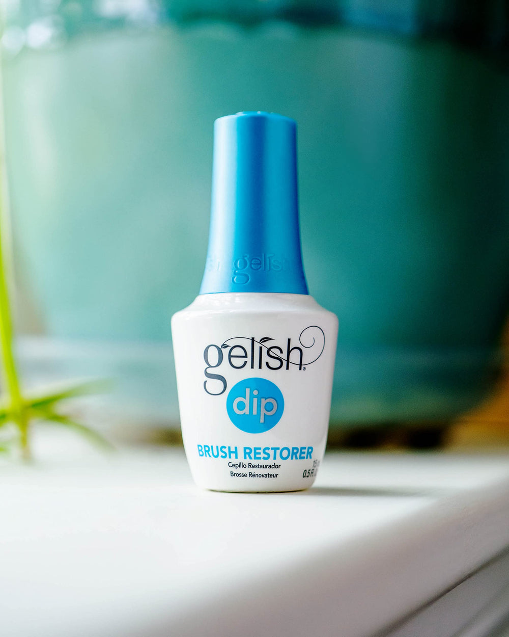 Gelish Dip Basix Kit: Restaurador de brochas mantiene herramientas listas para usar.