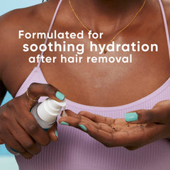 Gillette Venus suero con aplicación suave tras dermaplaning para piel cómoda y fresca.