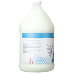 Textura cremosa del acondicionador Island Tranquility de Ginger Lily Farms para desenredar.