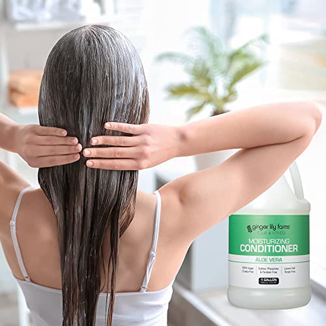 Envase reciclable del acondicionador Ginger Lily Farms Club y Fitness.
