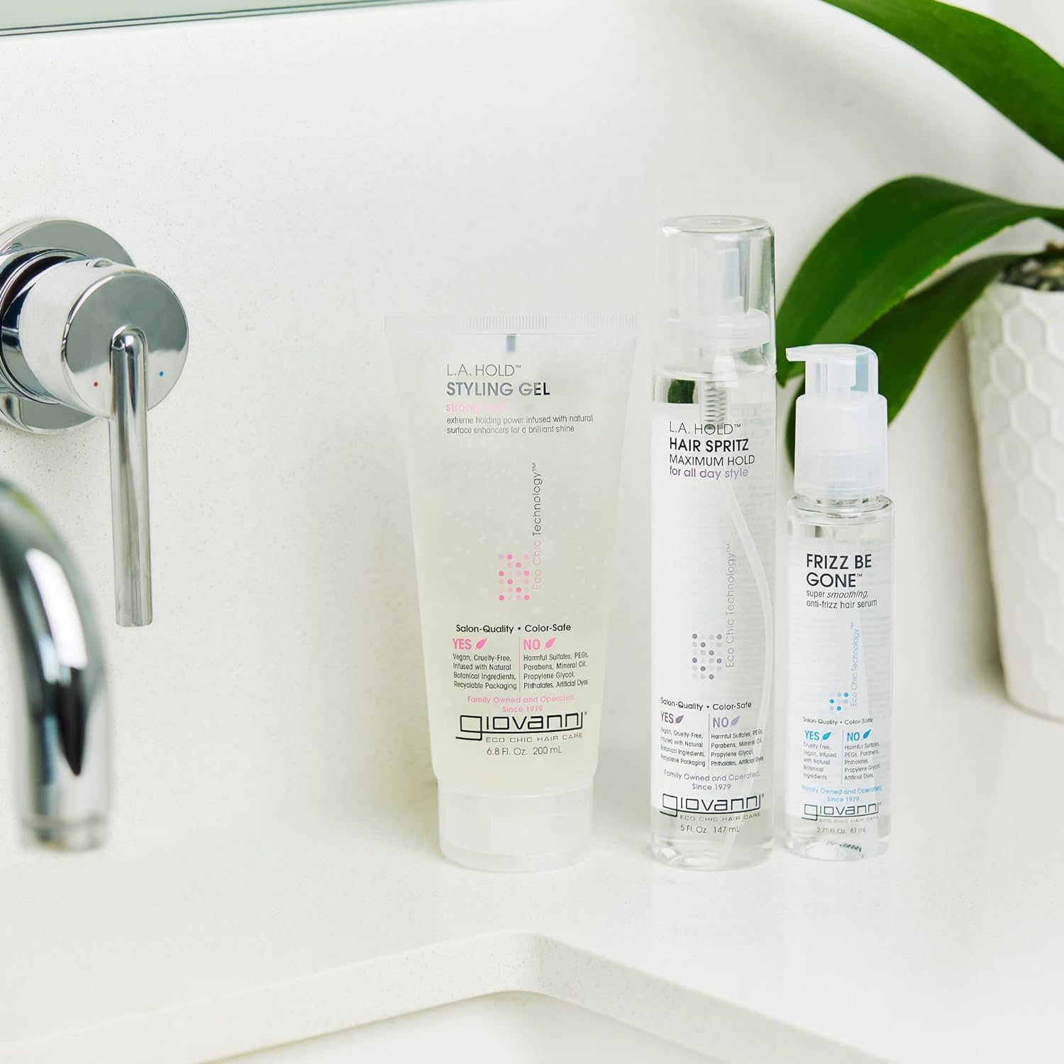 GIOVANNI L.A. Hold Gel contiene aloe vera y lavanda para cuidado.