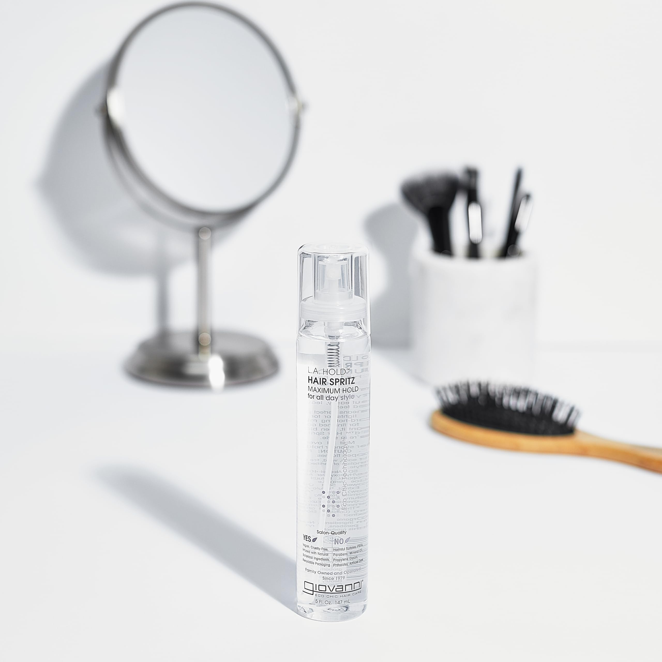 GIOVANNI L.A. Hold Hair Spritz envase reciclable y enfoque ecológico
