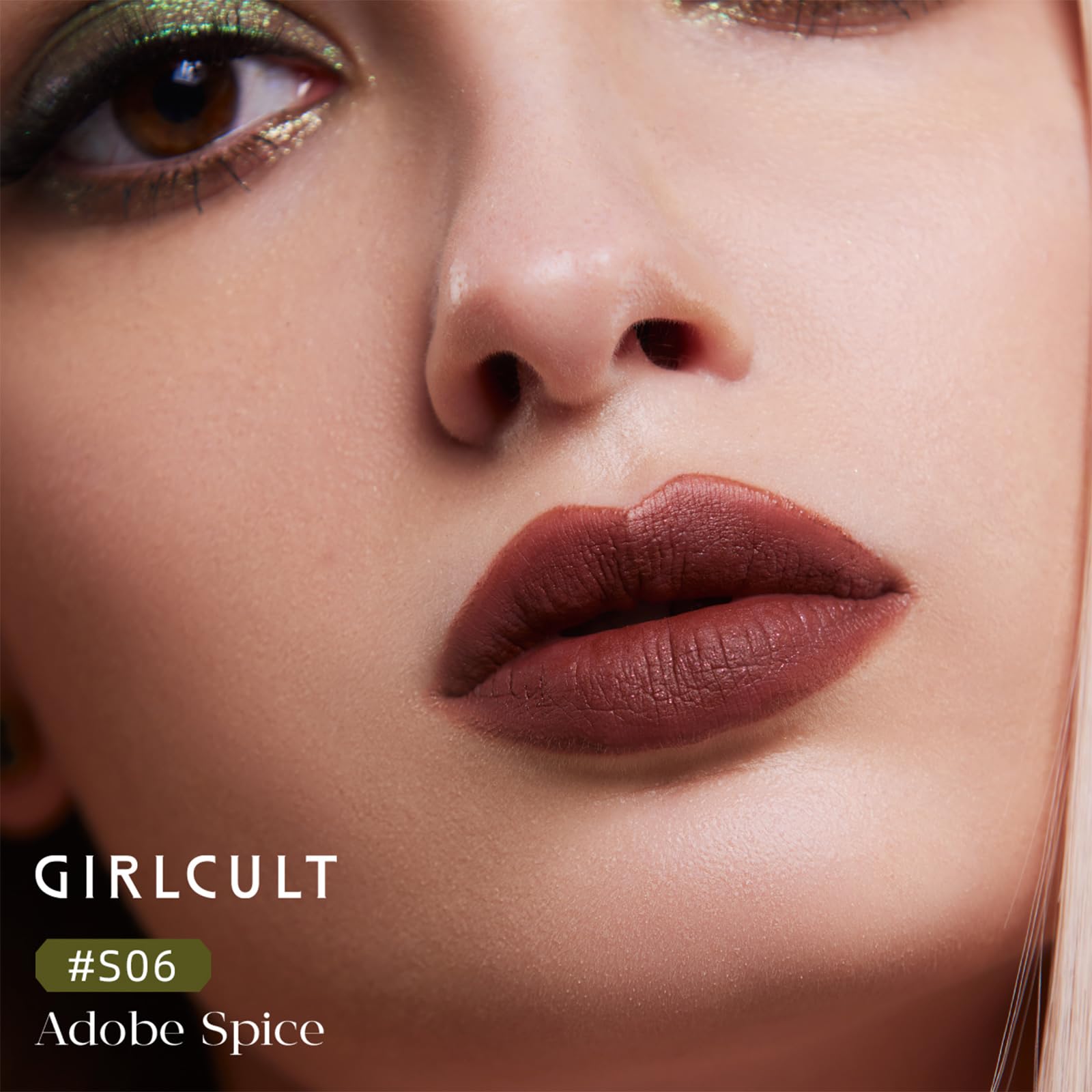 GIRLCULT Matte Lipstick, barra cremosa para una aplicación suave y cómoda.