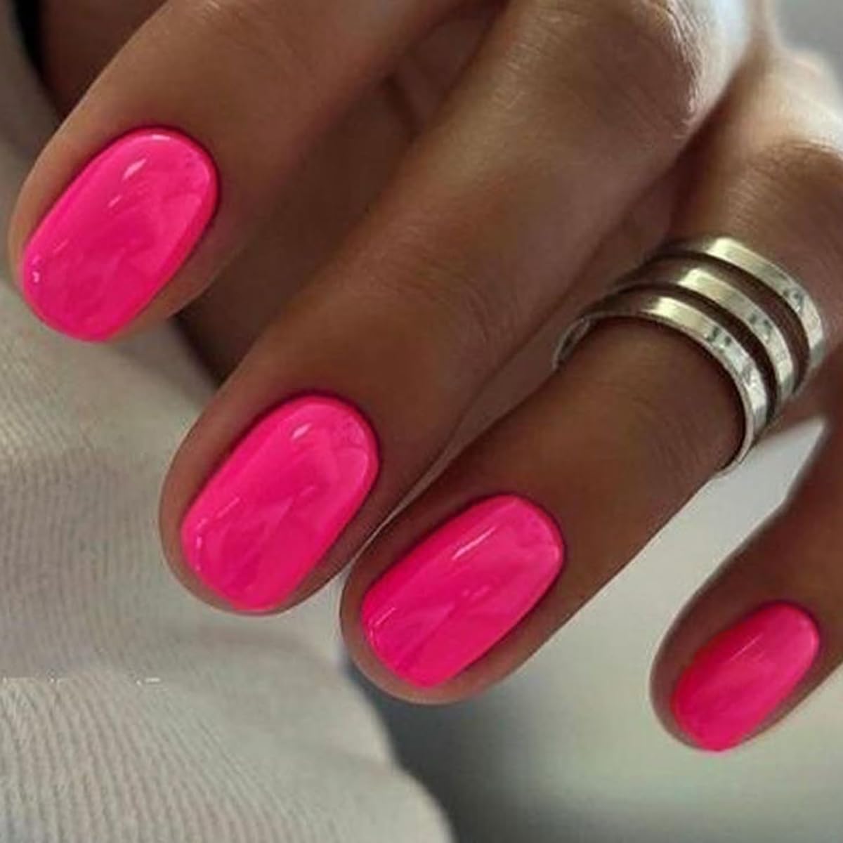 GLAMERMAID acabado gel brillante resaltando detalles sin esmalte.