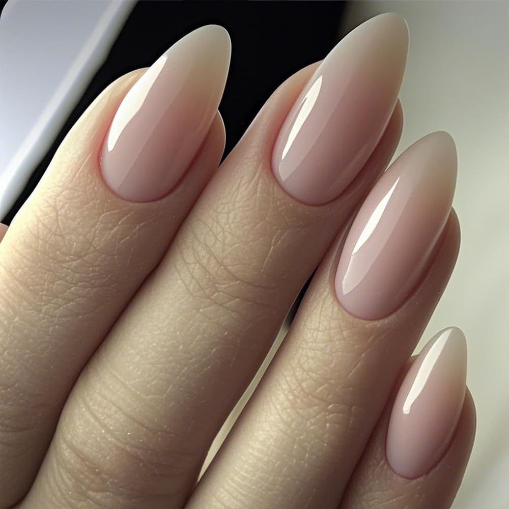 GLAMERMAID uñas con acabado brillante tipo salón; textura suave en casa.
