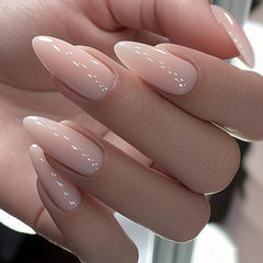 GLAMERMAID uñas con diseños inéditos; efecto gel y brillo duradero.