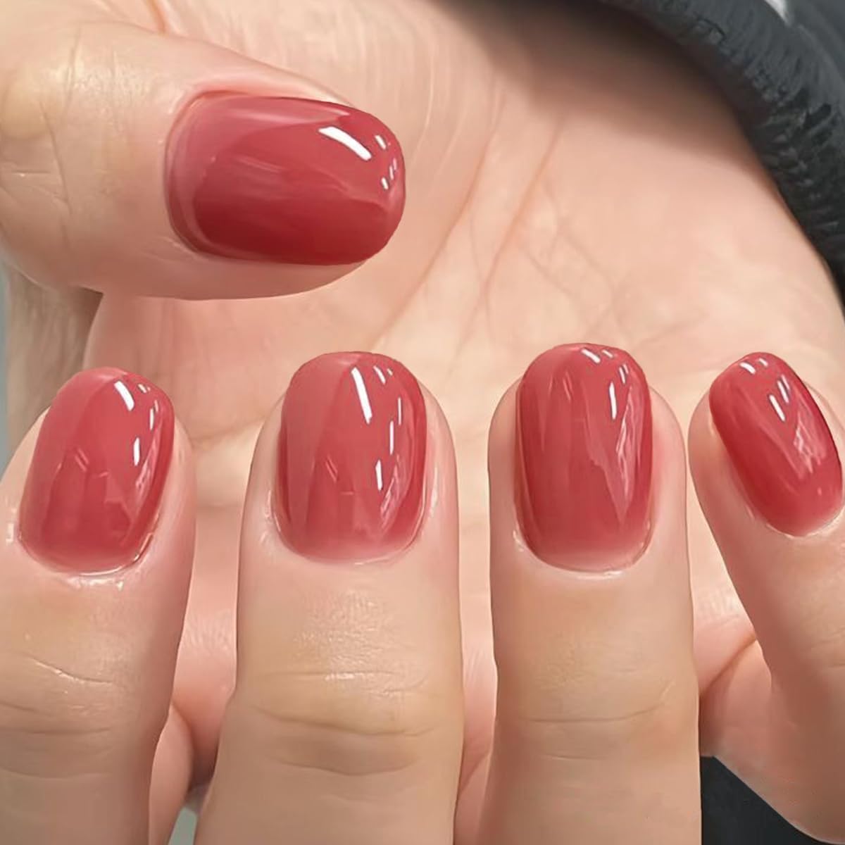 Glamermaid uñas postizas Extra corto rojo ladrillo gel para una apariencia vibrante.