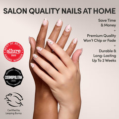 Glamnetic Petalos: uñas corto ovalado con brillo para versatilidad.
