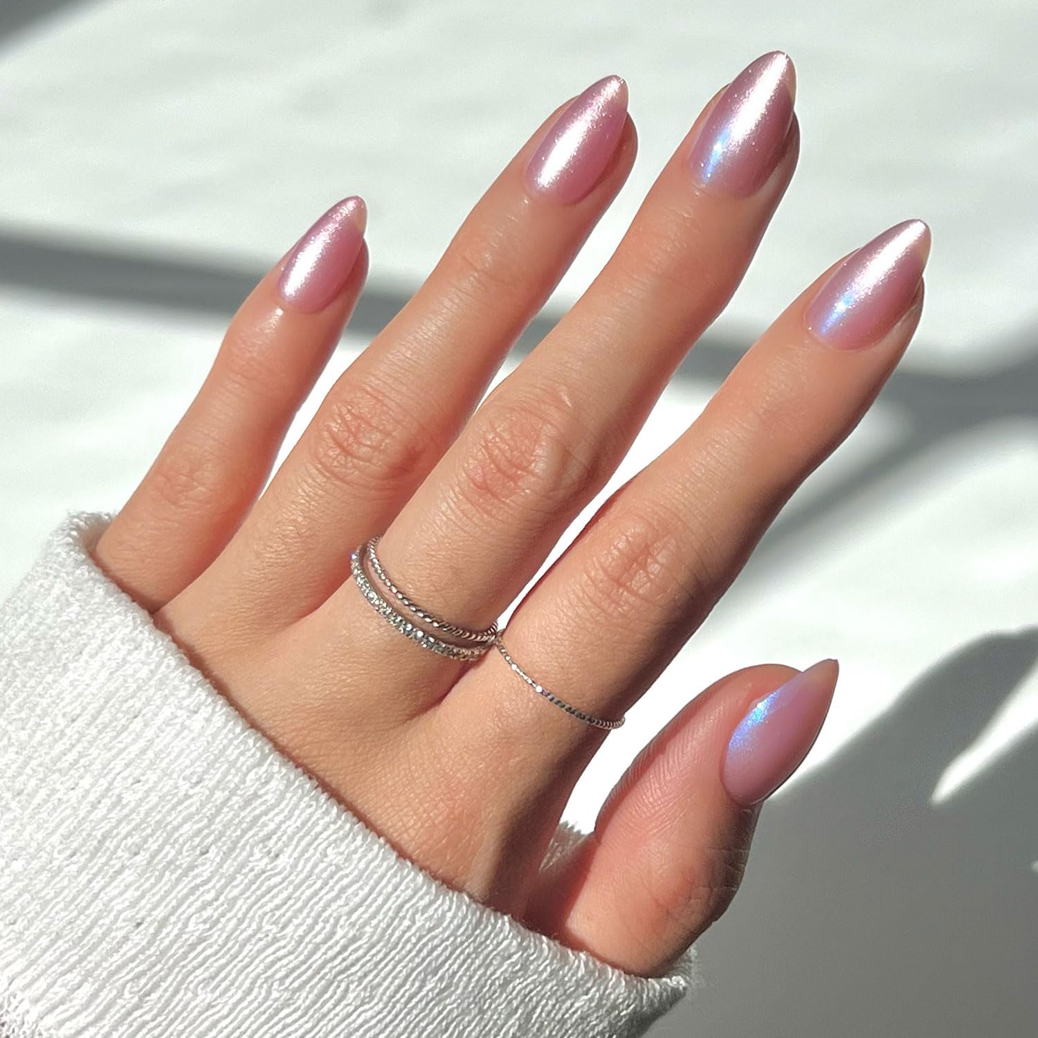 Glamnetic Seaspell: uñas rosadas con acabado terciopelo, ideal para looks veraniegos
