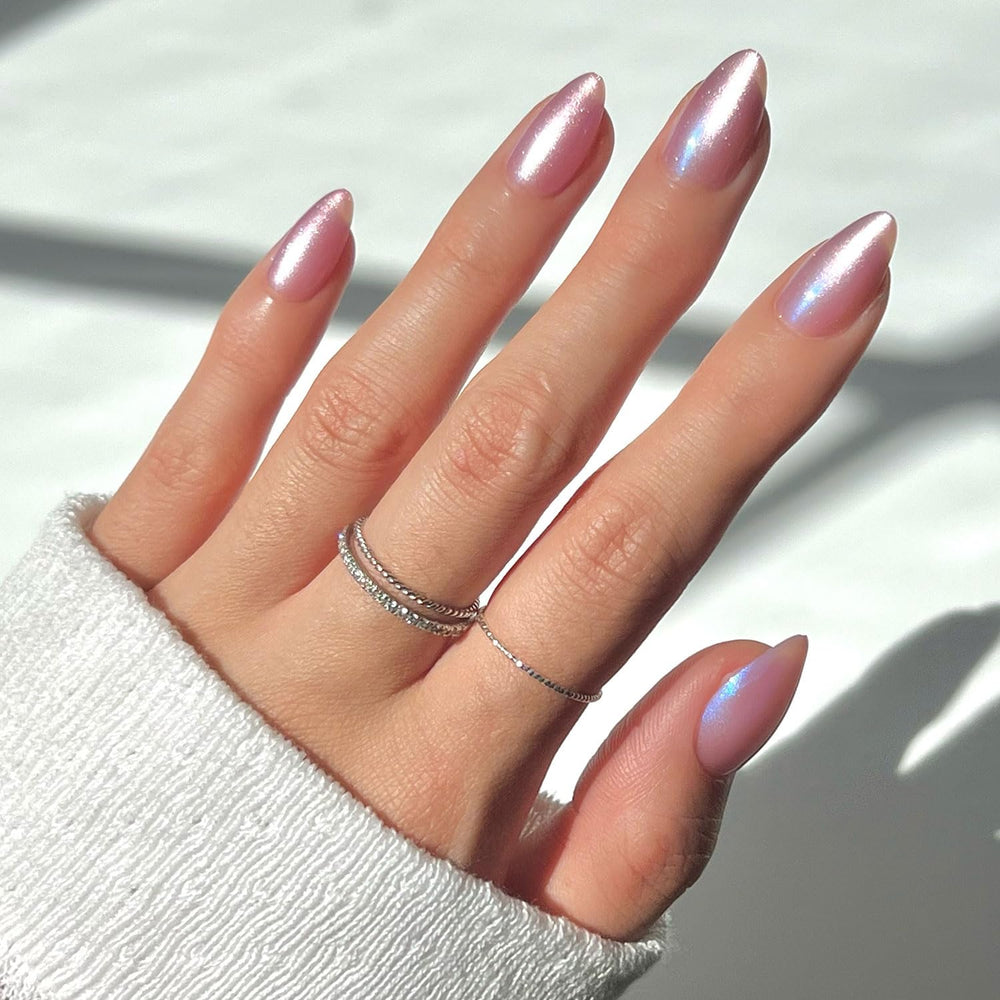 Glamnetic Seaspell: uñas rosadas con acabado terciopelo, ideal para looks veraniegos