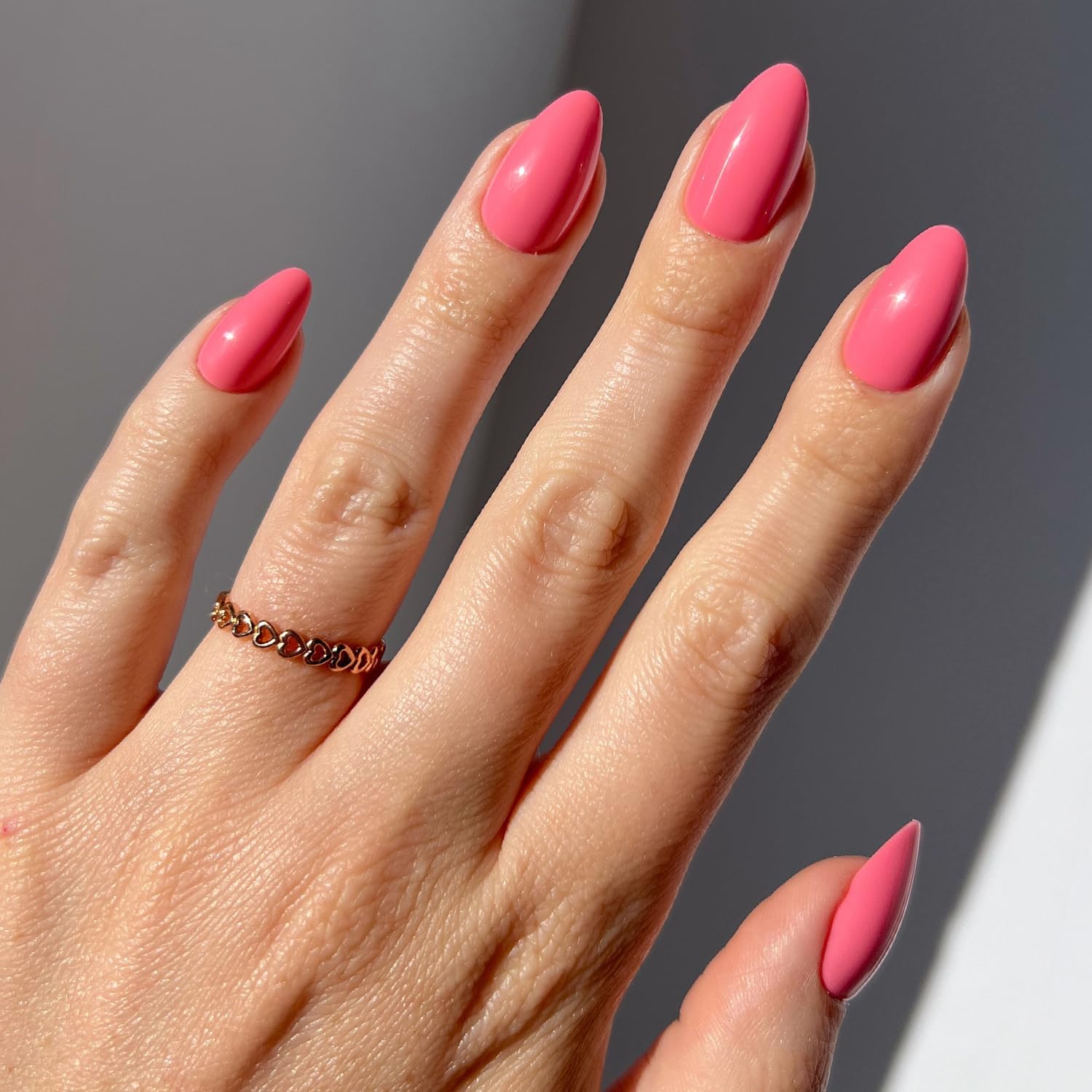 Glamnetic set de uñas Flamingo Rosa, acabado duradero y fácil de aplicar.