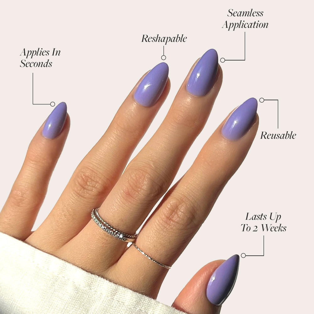 Uñas Glamnetic azul lavanda brillantes para estilo de salon en casa