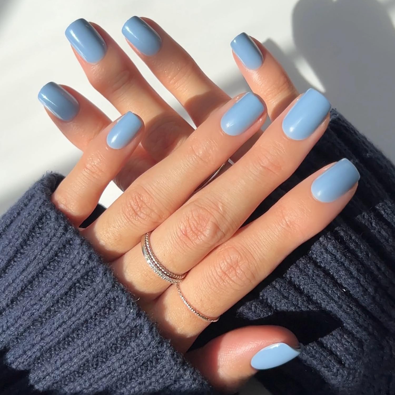 Glamnetic uñas postizas Cashmere Blue con acabado opaco para look invernal