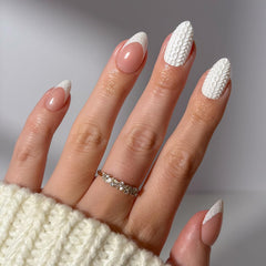 Glamnetic Uñas Sweater Weather con punta francesa glitter para looks festivos