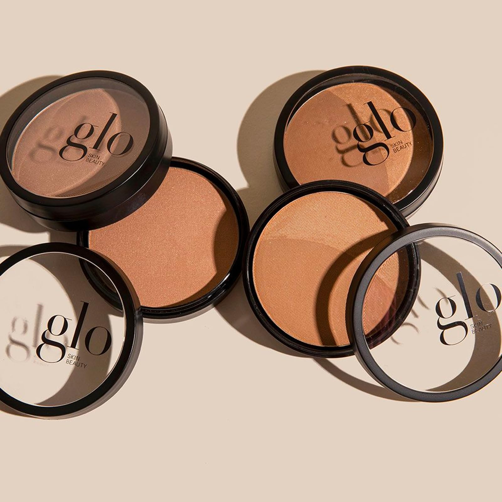 Glo Skin Beauty Bronceador prensado Sunkiss libre de crueldad para uso diario.