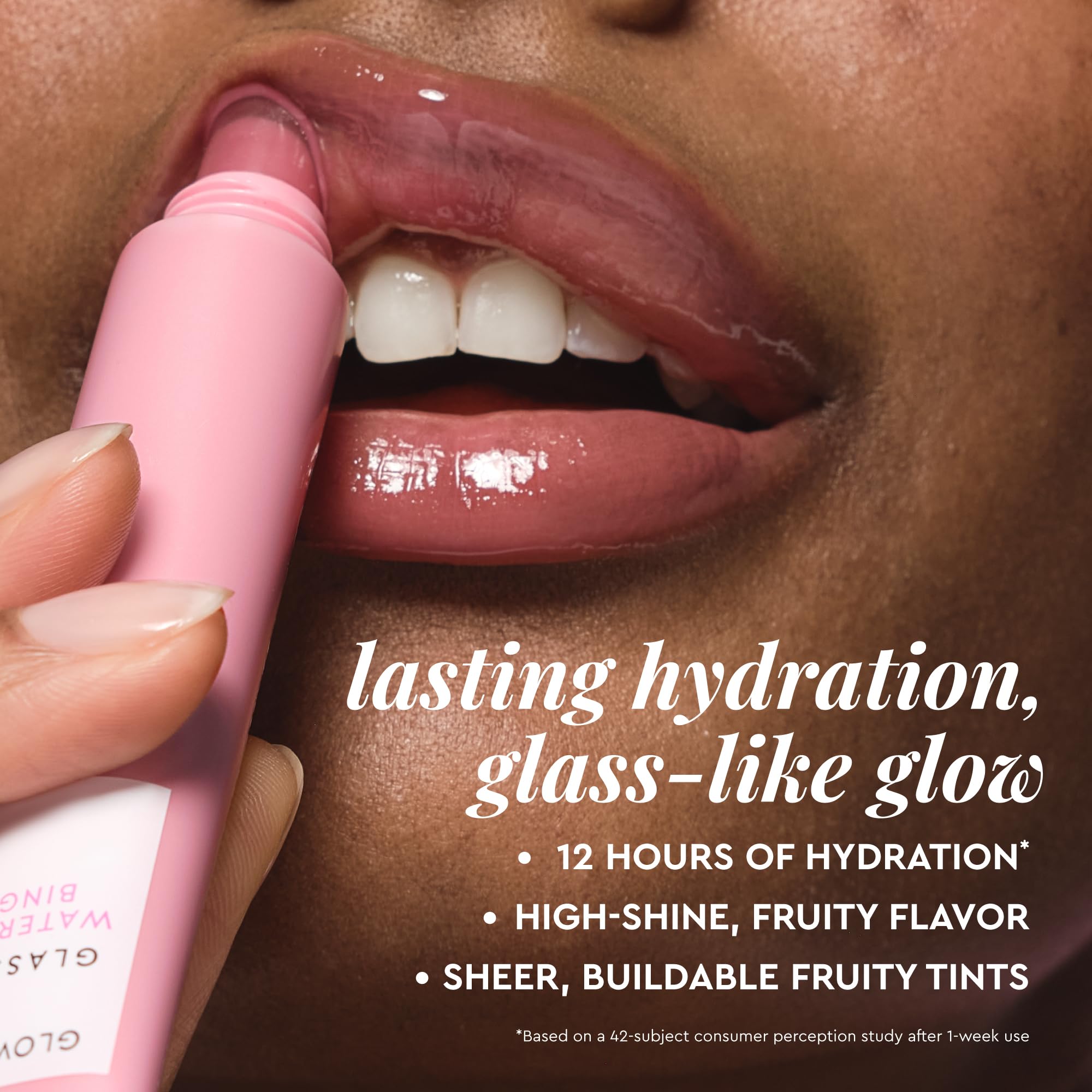 Textura hidratante de Glow Recipe Glass Balm Lip Treatment suavizando labios secos