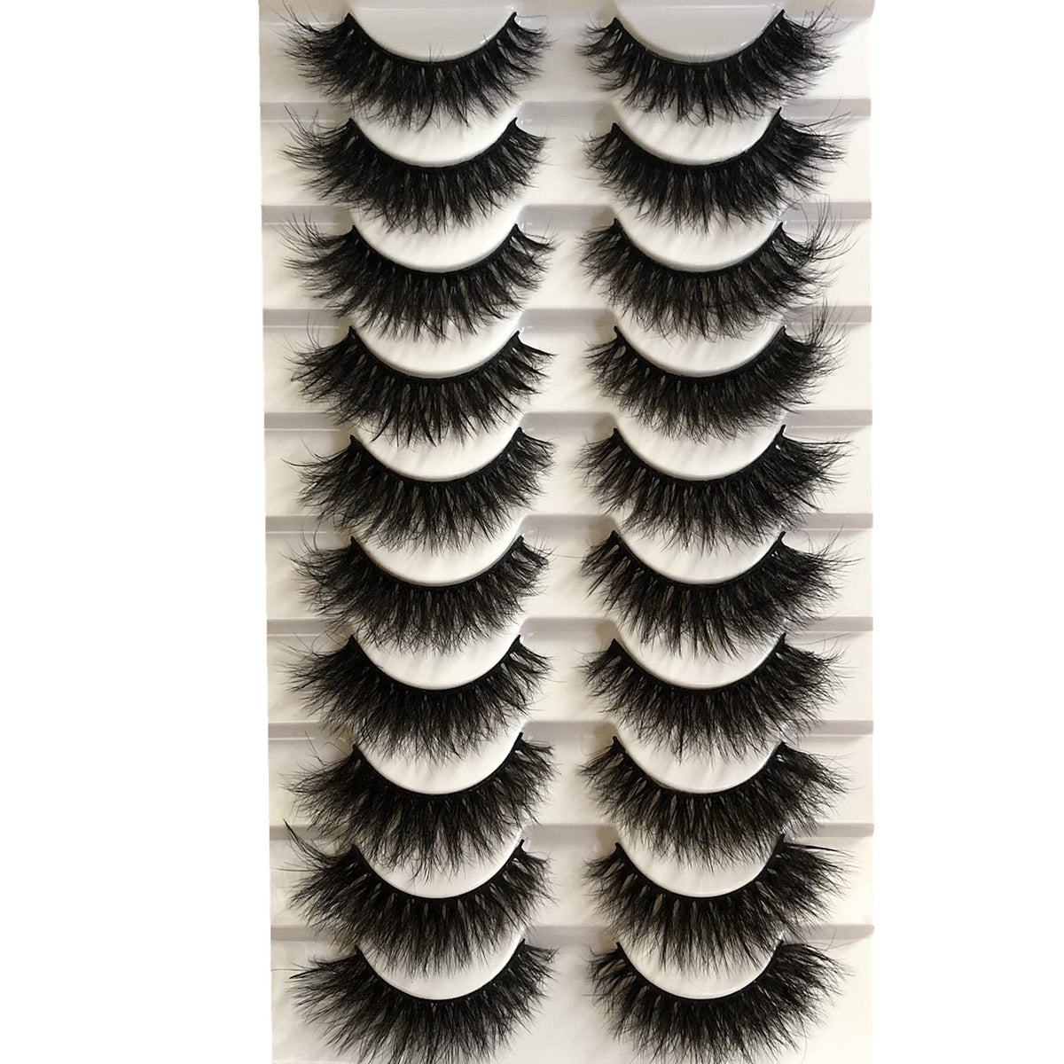 Pestañas Gmagictobo naturales 15mm para un look suave y auténtico durante el día.