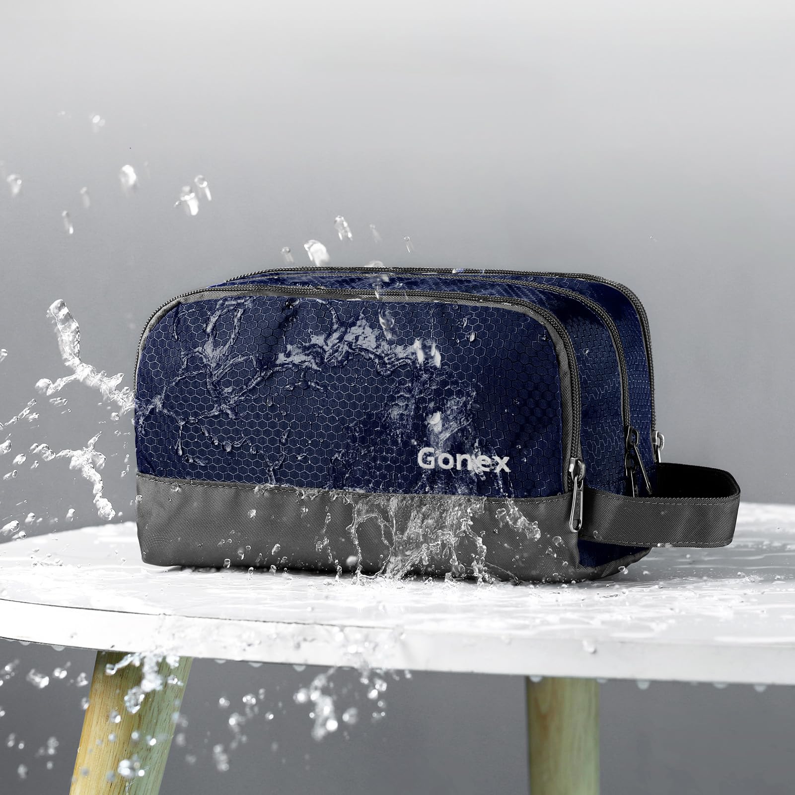 Estuche para afeitado Gonex en nylon azul profundo listo para viajar