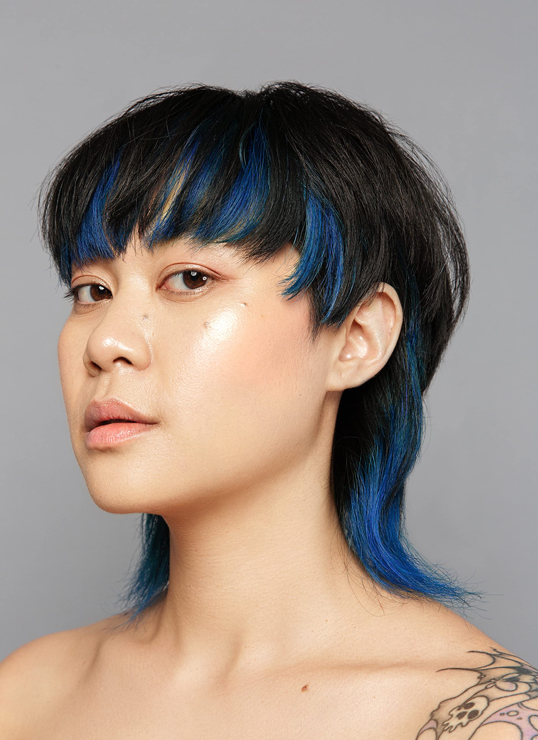 Good Dye Young Streaks Blue Ruin: aplicador-crema para cobertura uniforme y fácil.
