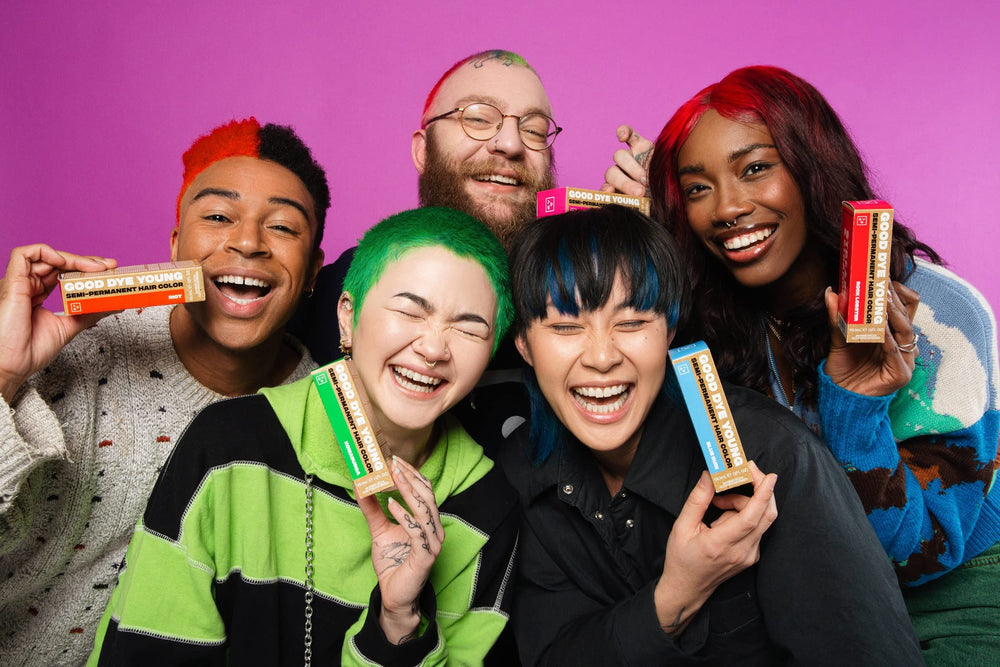 Good Dye Young Streaks Blue Ruin: empaque libre de crueldad y vegano.