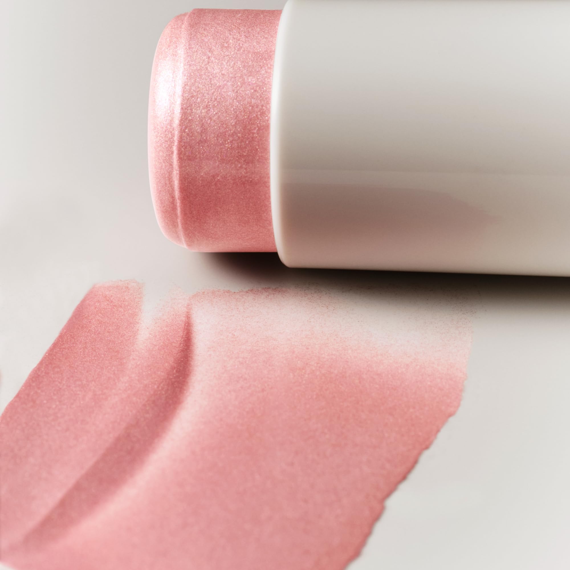 Goop Beauty Glow Skin, tono Sunny como bronceado para ojos y rostro.