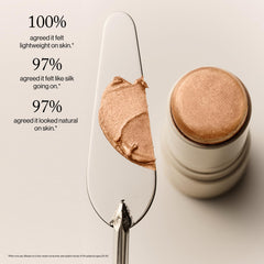 Goop Beauty Glow Skin, uso como iluminador en pómulos y párpados para realce.