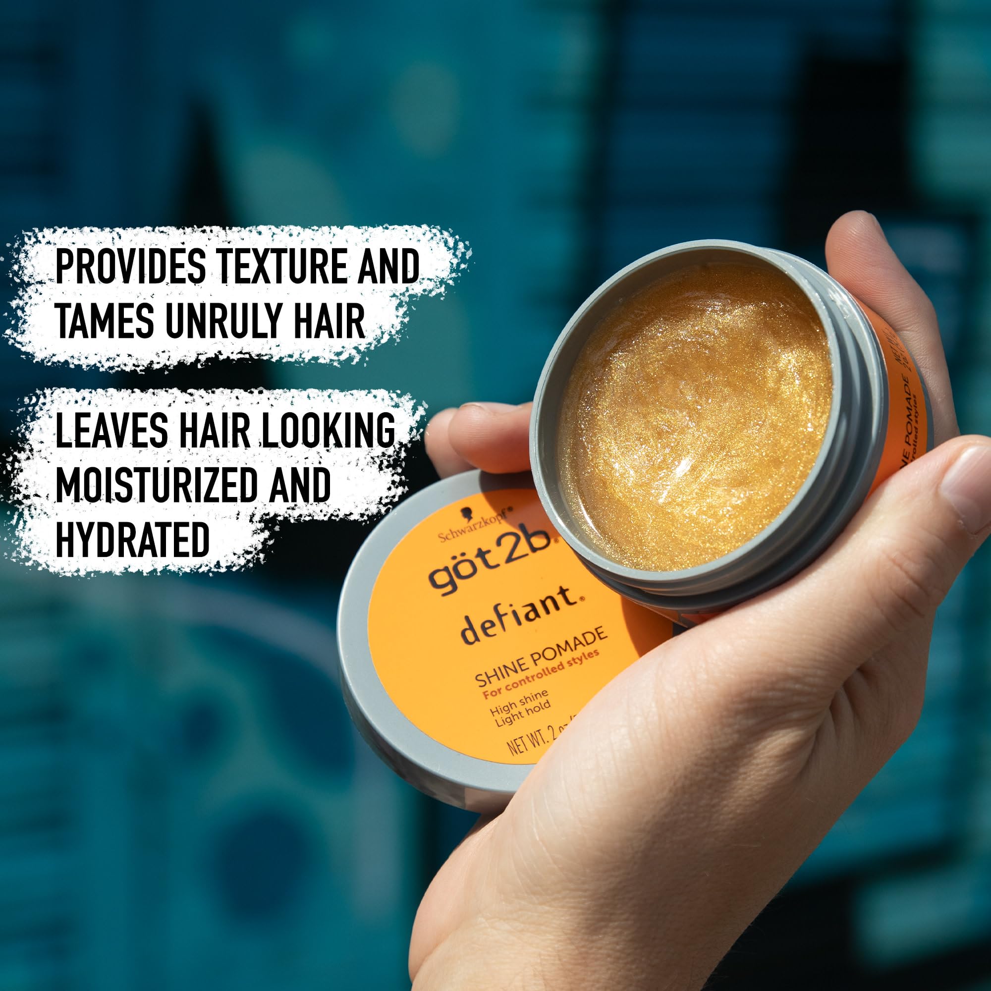 Texture et brillance de got2b Defiant Shine Pomade pour un fini éclatant.