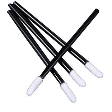 GoWorth aplicador labial desechable con mango negro para uso rápido y limpio.