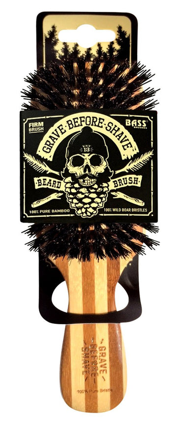 Cepillo Grave Before Shave con logo Pine Guy en la espalda para cuidado de barba