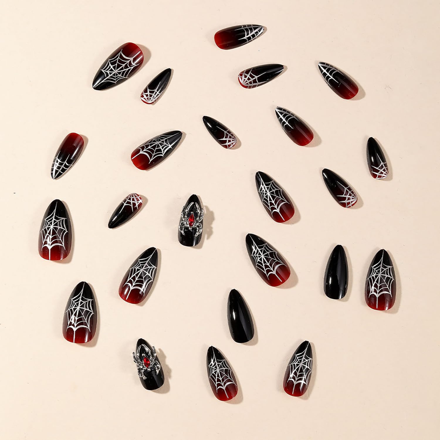 GRITOSE aplicación rápida de uñas con diseño gótico para cualquier ocasión.