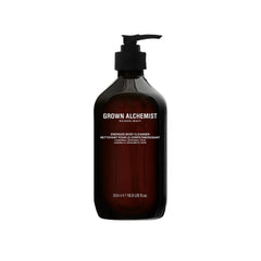 Grown Alchemist Energize Body Cleanser: botella elegante para ducha diaria y cuidado suave.
