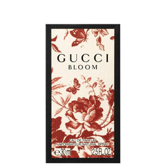Gucci Bloom etiqueta y detalle de empaque, acabado premium.