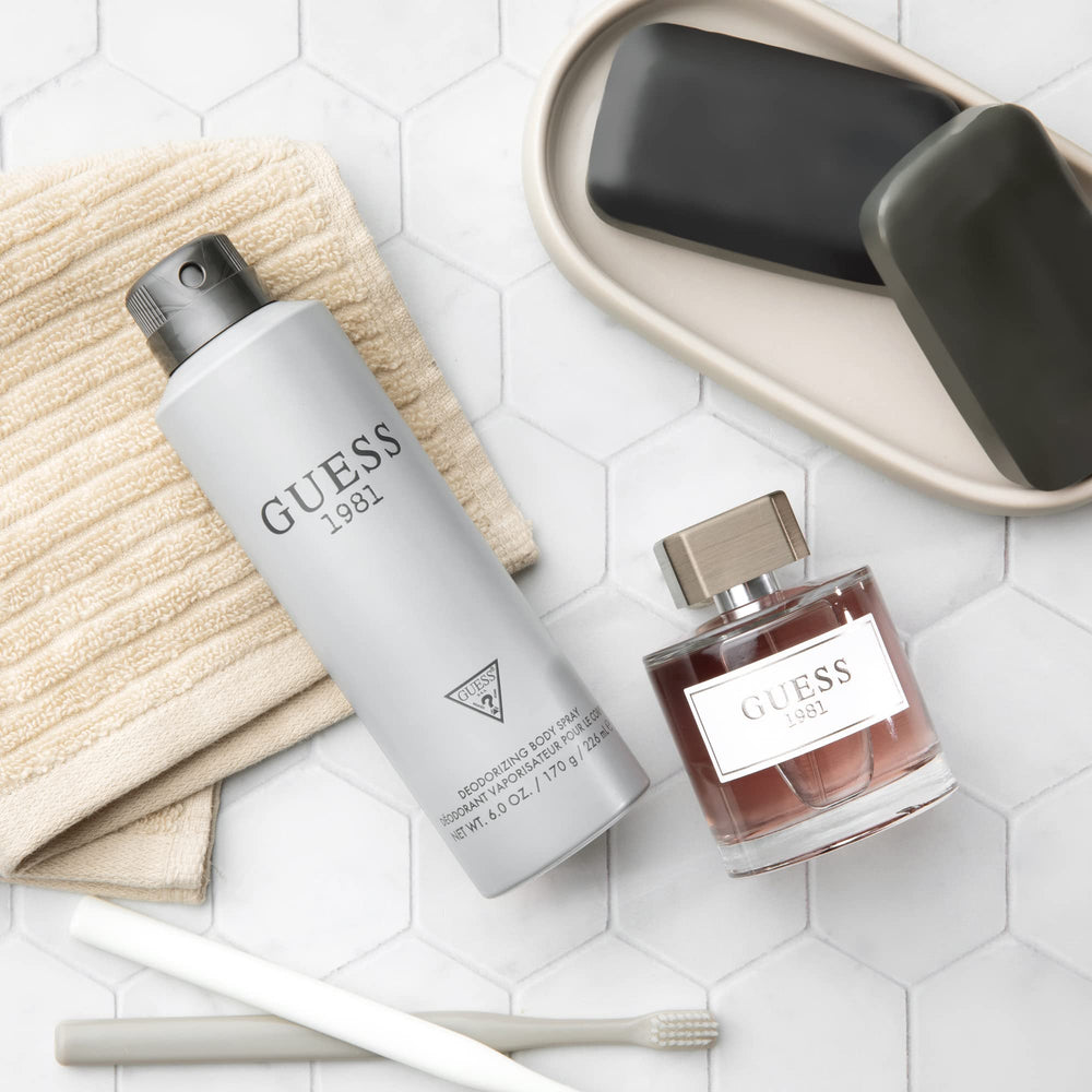 GUESS Guess 1981: primer plano de notas aromáticas para seducción suave.