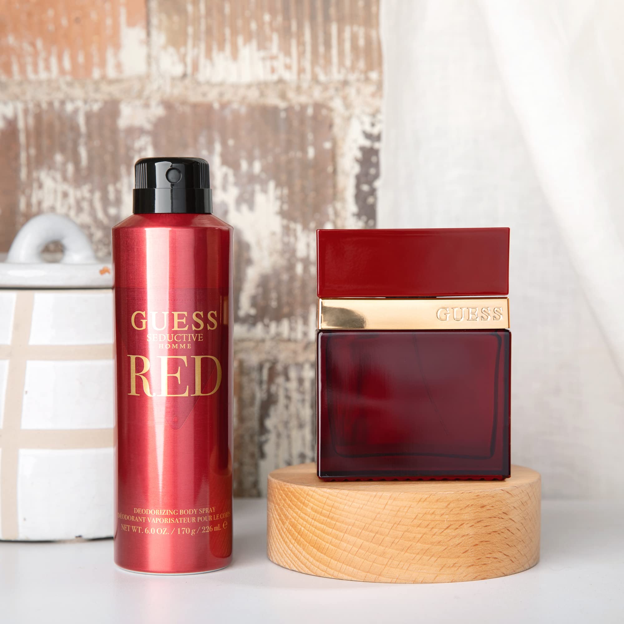 GUESS Seductivo Rojo para hombre, caja externa, presentación elegante para regalo.