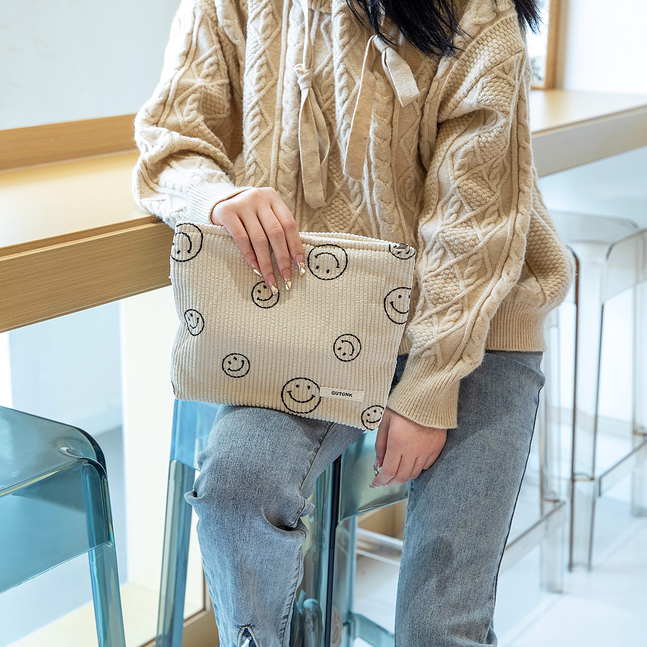 Cremallera suave de la bolsa GUTGNK en beige, almacenamiento seguro.