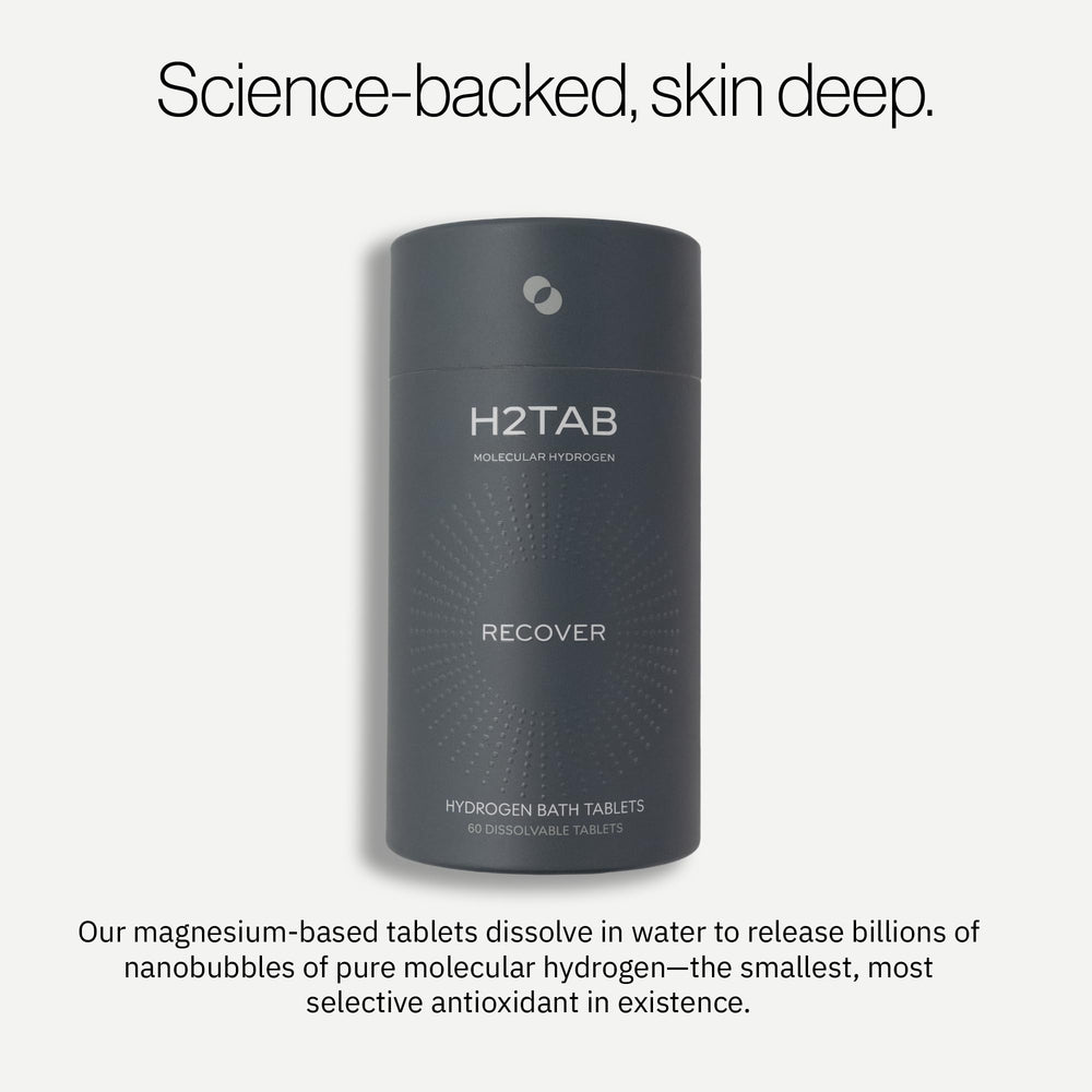 Disolución de tableta H2TAB en agua con nanoburbujas de hidrógeno para piel suave.