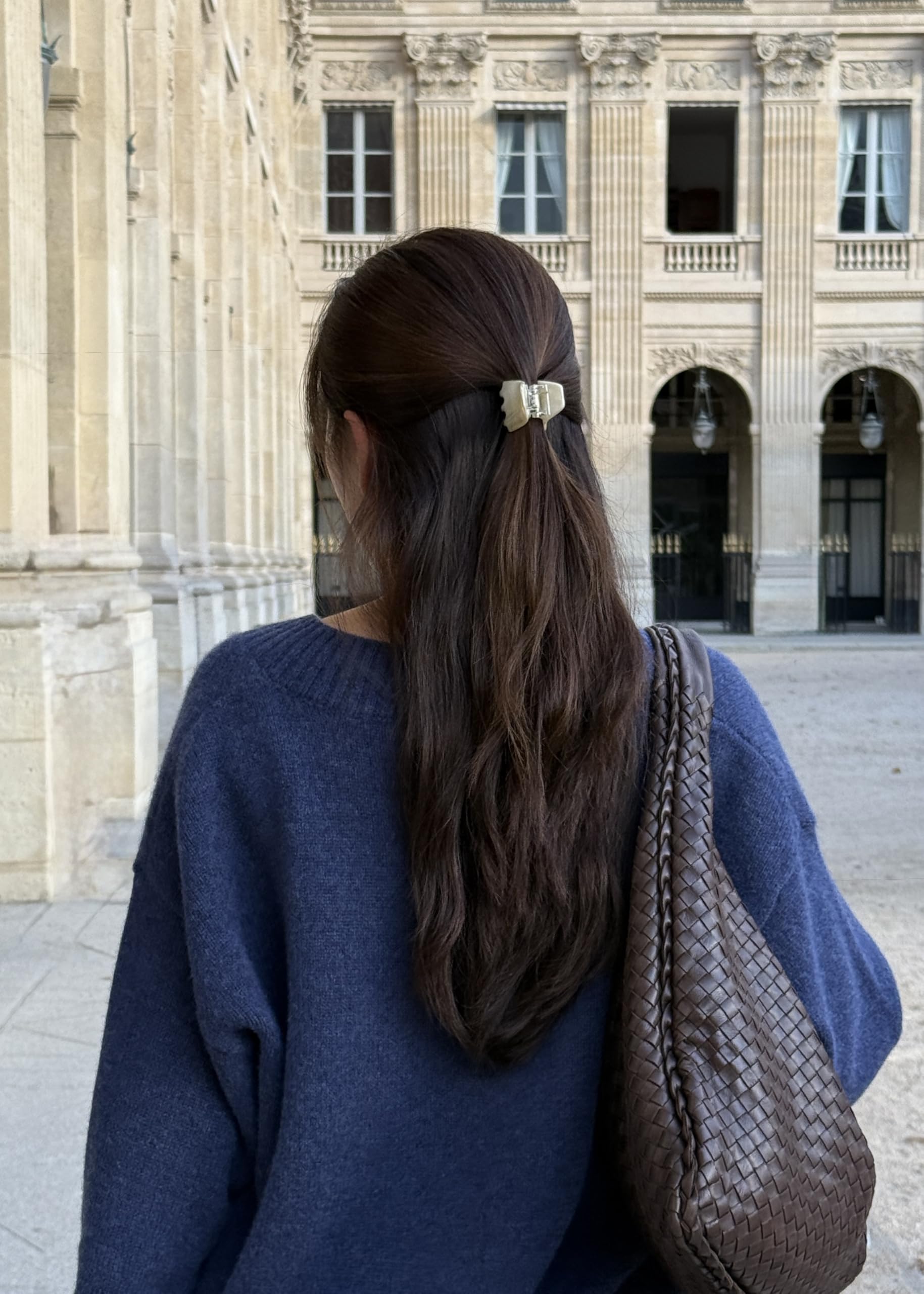 Hana Mia clip crema acetato natural suave para cabello delicado.