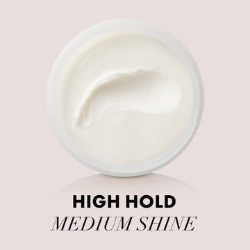 Cabello de todo tipo fijado con Gravity Paste para un look definido