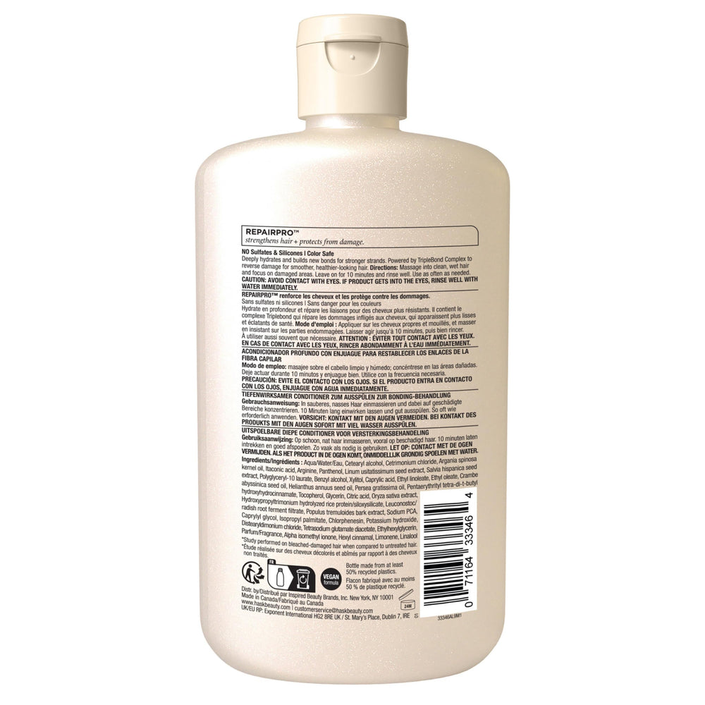 Cabello húmedo recibiendo hidratación con HASK Bond Building