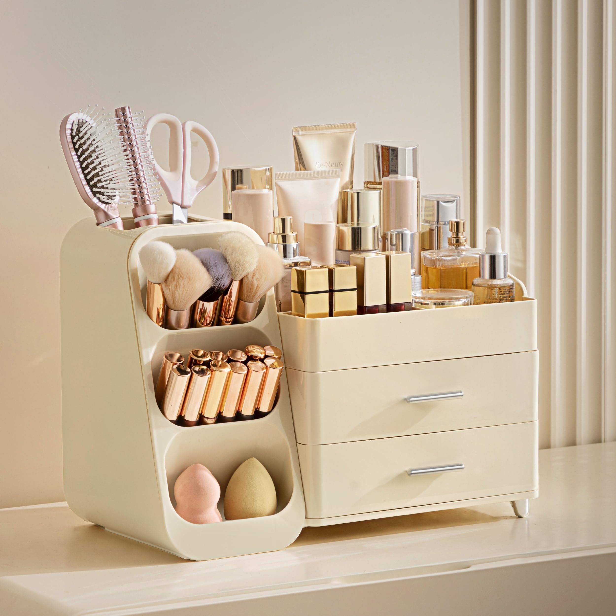 Solución de almacenamiento todo en uno para maquillaje y accesorios.