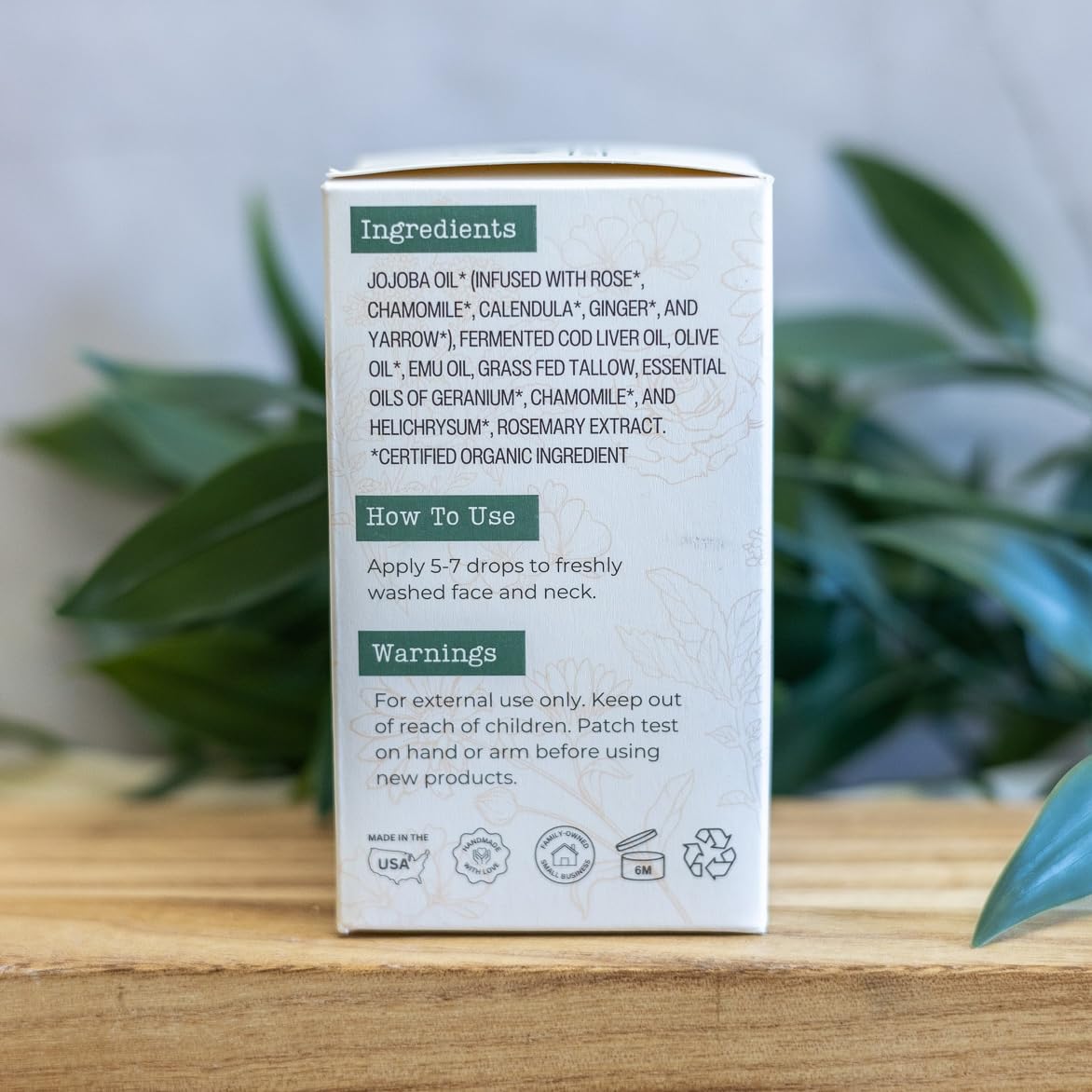Esencias orgánicas de helichrysum, geranio y manzanilla en Nectar Serum