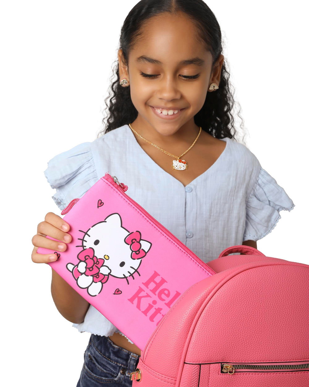 Hello Kitty estuche con cierre zip en neopreno rosa facilita un almacenamiento seguro para viaje.